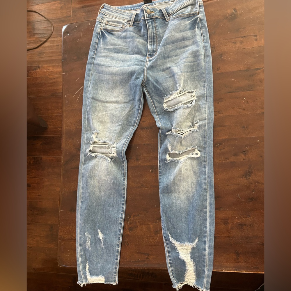 Windsor Distressed Blue Jeans